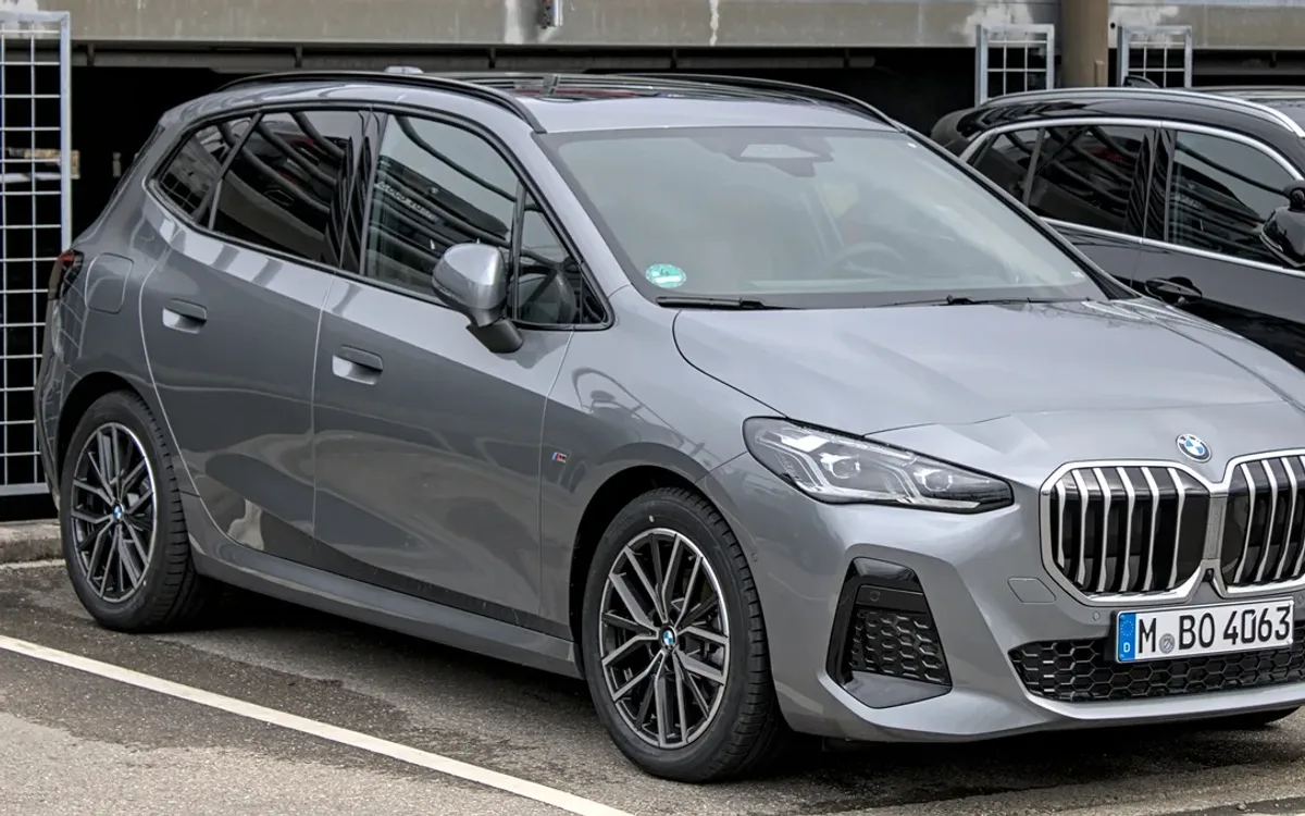 BMW 218 2021-now