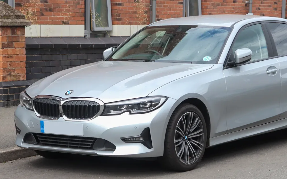 BMW 330 2018-now