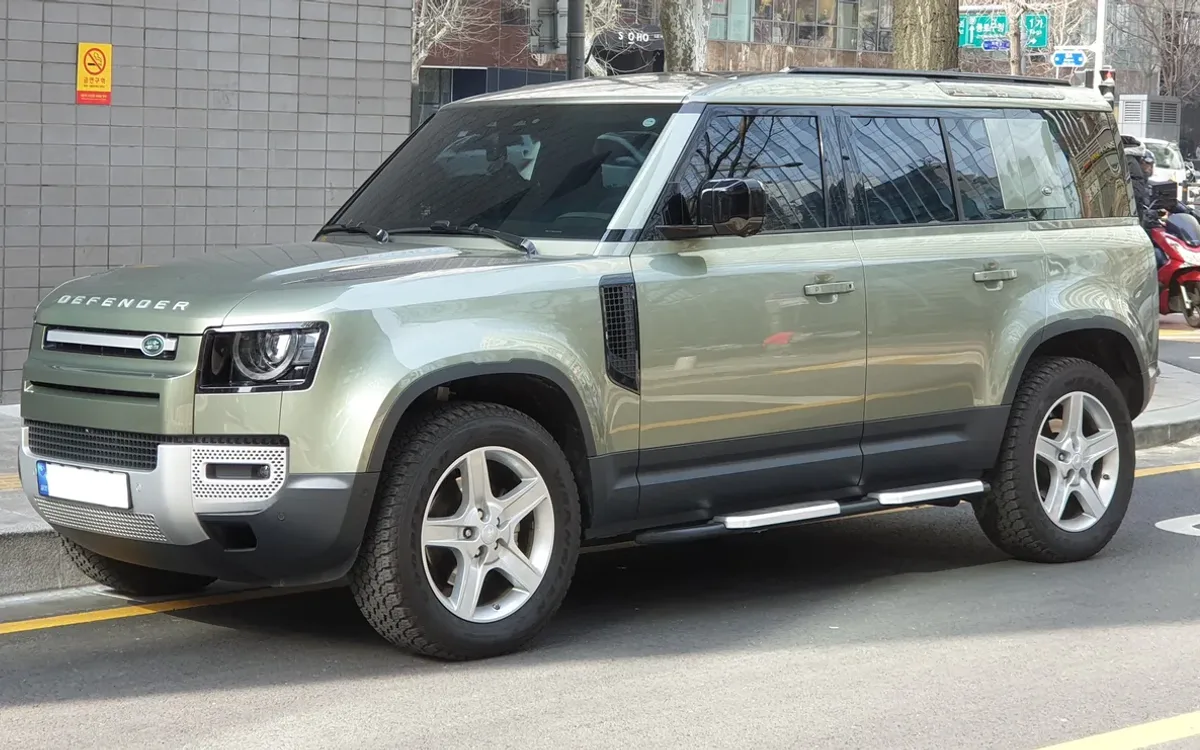 Land Rover Defender 2020-now