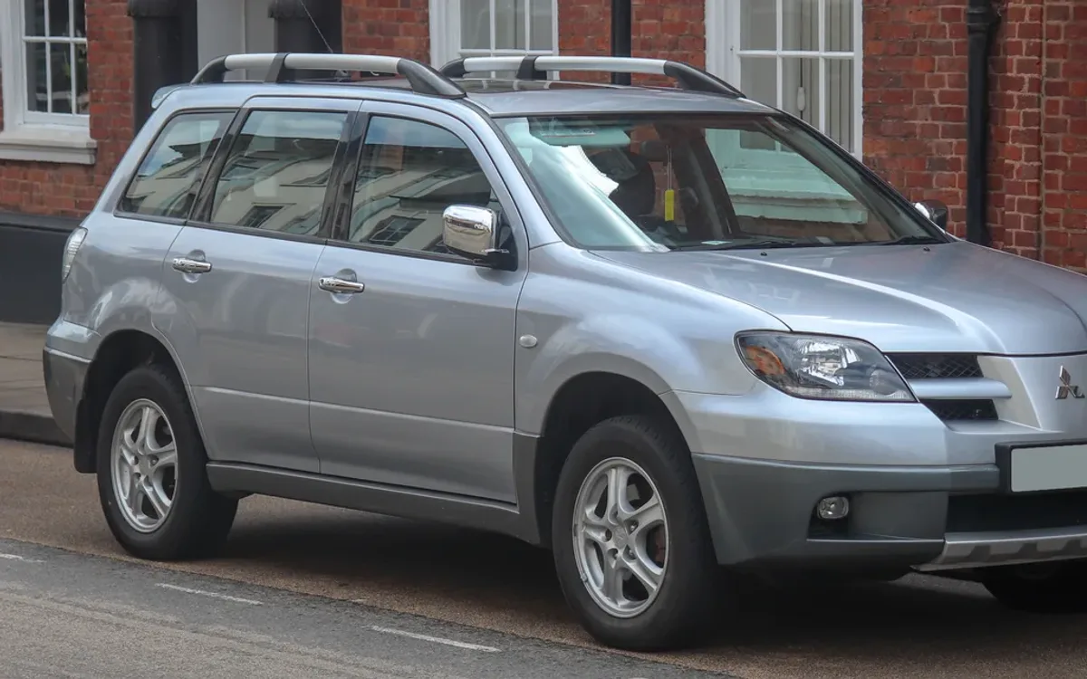 Mitsubishi Outlander 2001-2006