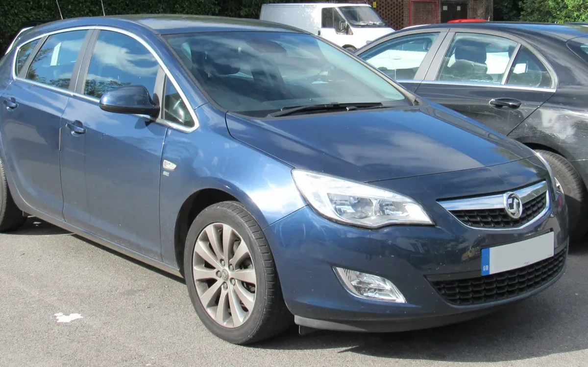 Vauxhall Astra 2009-2015