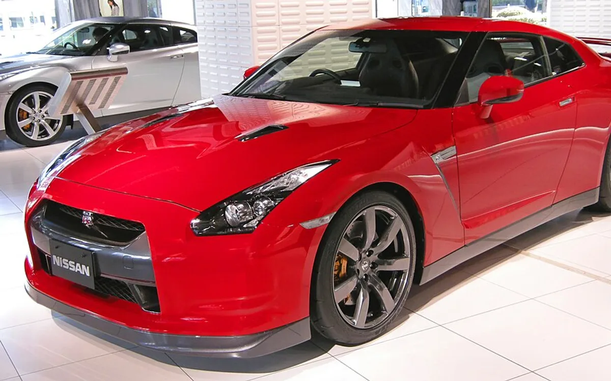 Nissan GT R