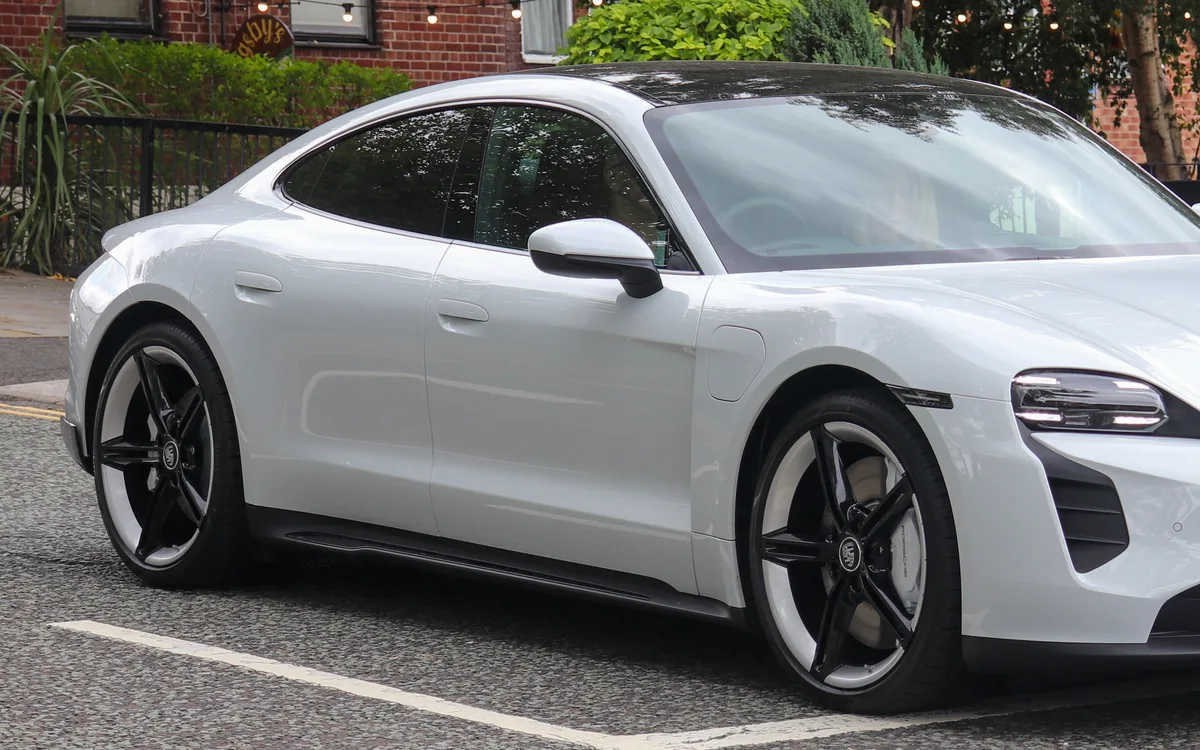 Porsche Taycan 4S 79kwh